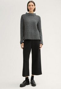 TOM TAILOR MIT STEHKRGEN - Strickpullover - black grey knit structure