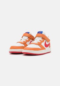 Nike Sportswear NIKE COURT BOROUGH LOW 2 (TD) - Sapatilhas - sail/university red/hot curry/game royal