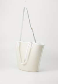 Thumbnail Image 2