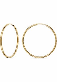Goldfarbene Creolen mit strukturiertem Design und geometrischen Mustern auf der Oberfläche, kreisförmige Form und mit Scharnierverschluss.