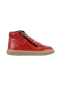 Sneaker alla caviglia in pelle rossa con zip laterale, chiusura in pizzo beige e suola in gomma beige testurizzata. Superficie liscia con dettagli di cucitura.