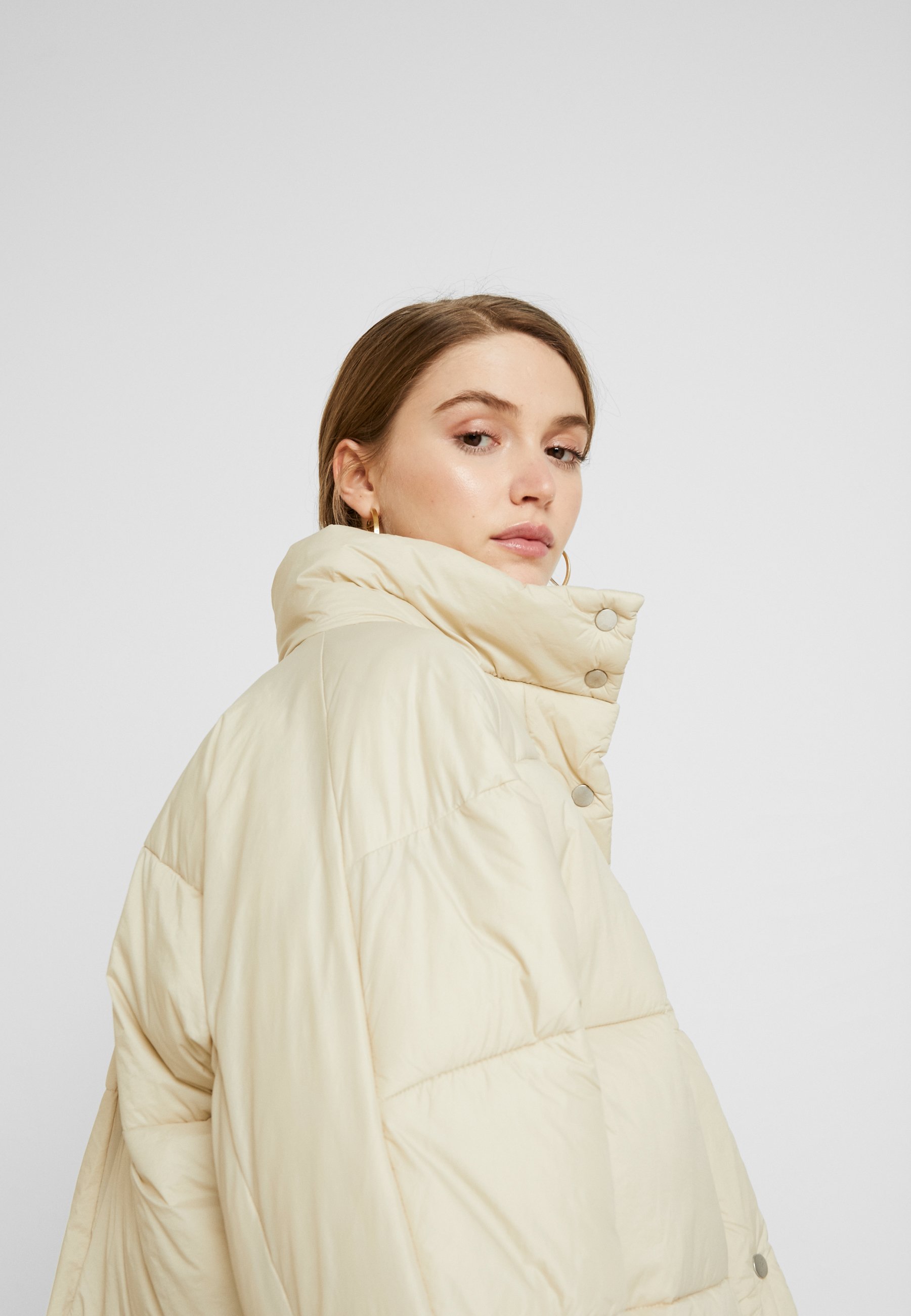 ELASTIC DETAIL PUFFER JACKET Winterjas beige ELASTIC DETAIL PUFFER JACKET Winterjas beige