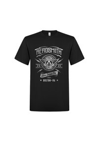 Černé tričko s stříbrným logem Aerosmith, křídly, blesky, textem "Aero Force One", "2015" a "Z Bostonu MA".
