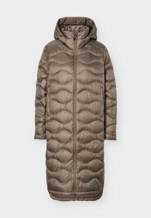 Lange winterjas in taupekleur met gewatteerde vulling, capuchon, volledige rits aan de voorkant en stiksels in golfpatroon.