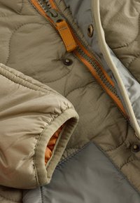 Next REGULAR FIT - SHOWER RESISTANT - Combinaison de ski - khaki green