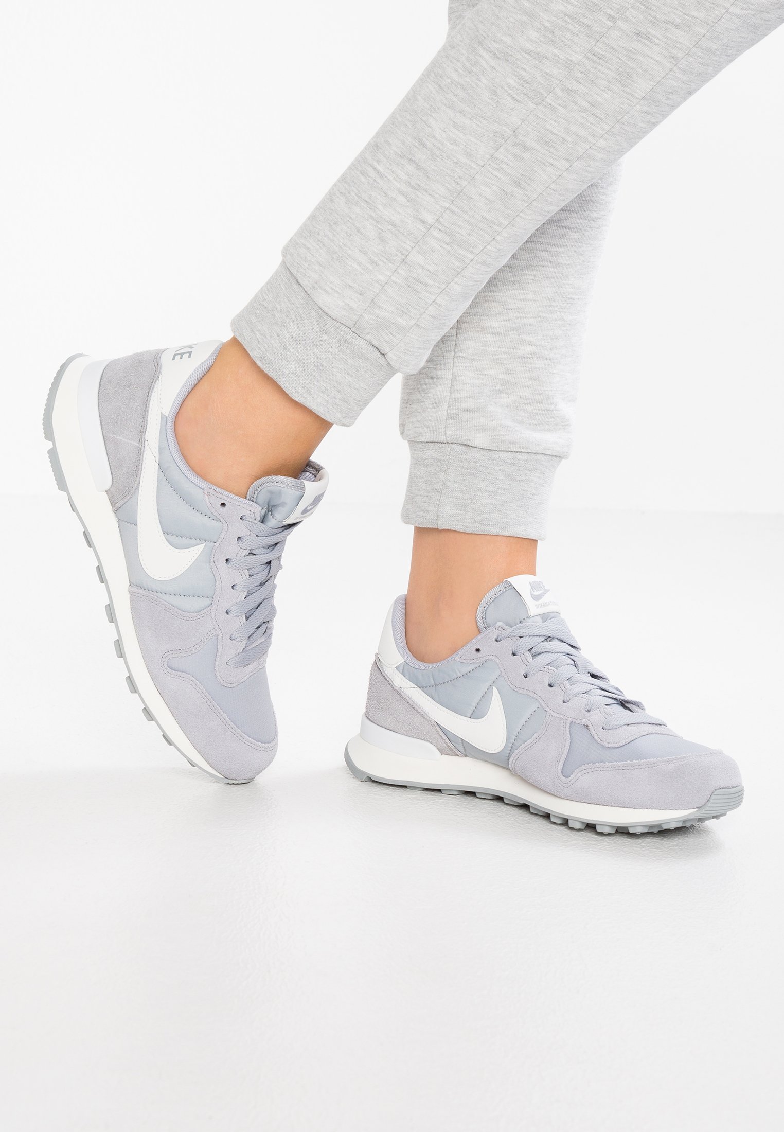 zalando nike internationalist