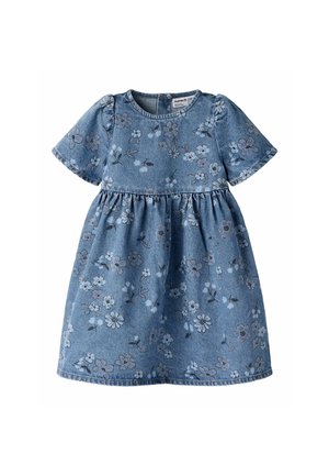 Robe courte en denim bleu à manches courtes, avec taille froncée et imprimé floral clair sur toute la surface, pour enfant.