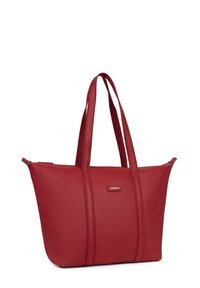 Rode leren tote bag met dubbele handvatten, gladde textuur, voorzien van gestikte accenten en een klein merkembleem aan de voorkant.