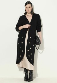 Ulla Popken Kofta - black