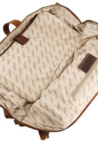 Braune Ledertasche mit beigem Futter und wiederholtem "Venezia"-Muster. Innentasche mit Reißverschluss auf einer Seite zur Organisation von Gegenständen.