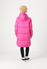 YAS Petite YASMILLYS JACKET - Dūnu jaka - fuchsia fedora