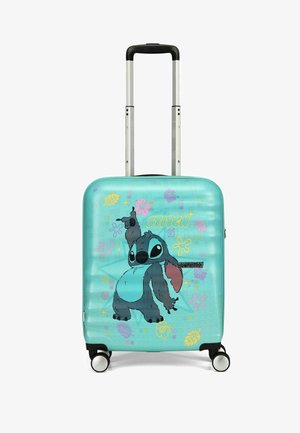 Valise rigide aqua avec un personnage de dessin animé, présentant une surface texturée, des roues lisses et une poignée extensible.