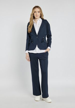 - Bluza rozpinana