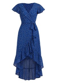 Robe portefeuille bleue à motifs floraux avec des manches courtes volantes, un ourlet en volants et une ceinture à nouer. Fabriquée en tissu léger avec un design fluide.