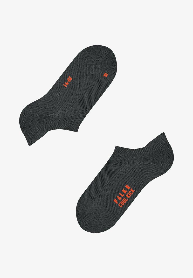 Grijze enkel sokken met een mesh-textuur, met oranje "FALKE COOL KICK" branding. Ontworpen voor comfort en ademend vermogen.