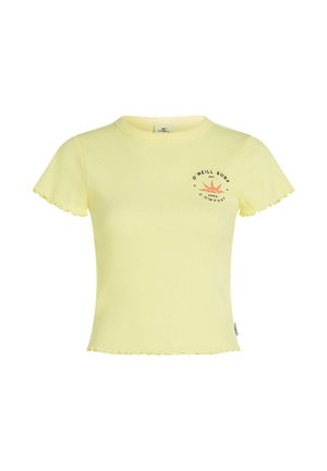 Rumena majica s kratkimi, nabrano nabranimi rokavi v oprijetem kroju. Na njej je grafika sonca in logotip "O'Neill Surf Company" v oranžni in črni barvi.