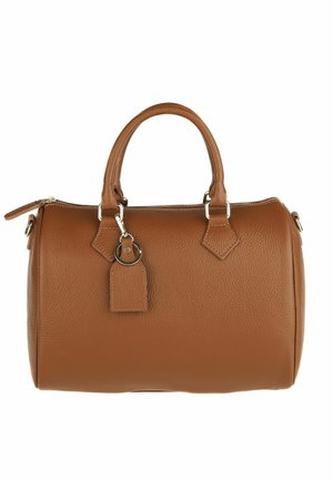 Borsa in pelle marrone con texture a granuli, forma arrotondata, doppio manico superiore e etichetta staccabile. Presenta accenti in metallo argentato.