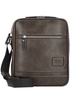 Braune Leder-Umhängetasche mit strukturiertem Finish, Reißverschluss-Vordertasche, verstellbarem Tragegurt und kontrastierenden Nähdetails.