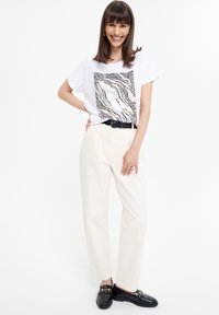 Greenpoint - T-shirt z nadrukiem