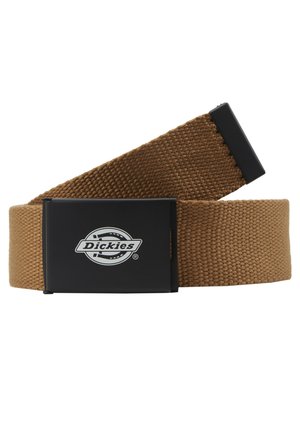 Brauner Baumwollgürtel mit strukturierter Oberfläche. Verfügt über eine schwarze Metallschnalle mit dem Dickies-Logo. Verstellbare Länge. Robustes Design.