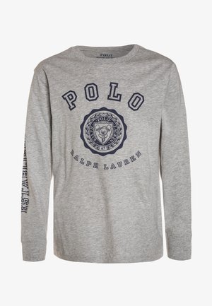Lysegrå langærmet skjorte med navyblå "POLO Ralph Lauren" tekst og emblem med en bjørn og nummer 67 foran.
