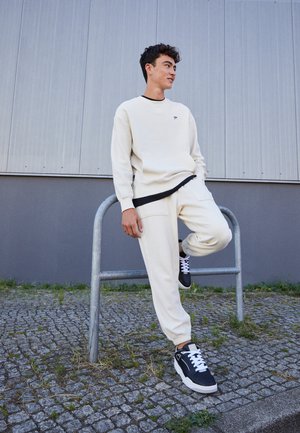 DOWNTOWN WAFFLE CREW - Sweatshirt - off-white