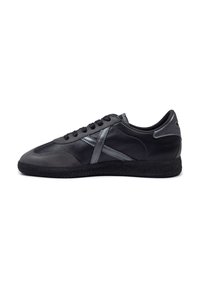 MUNICH Sneakers basse - silver