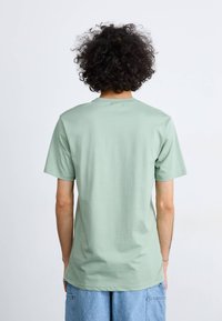 Ellesse QUESCO TEE - Apdrukāts T-krekls - green