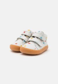 Froddo BAREFOOT FIRST STEP - Obuv pre bábätká - white