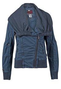 Veste bleue zippée avec grand col rabattu et poignets et ourlet côtelés, avec poches latérales zippées et fermeture éclair asymétrique sur le devant.