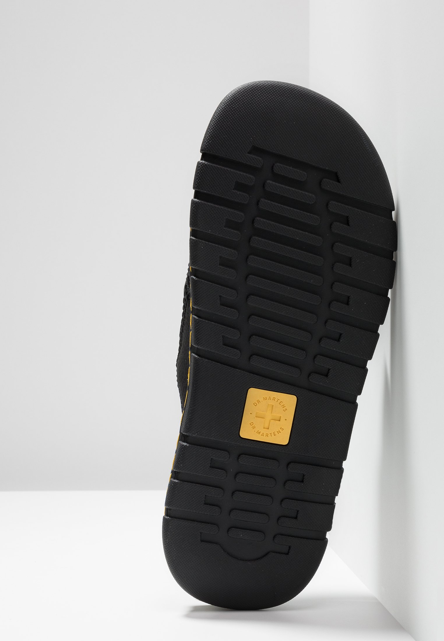 dr martens remi thong