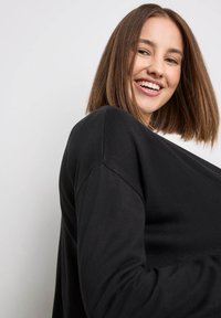 Taifun Strickjacke - schwarz