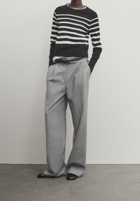 Massimo Dutti Trui - black