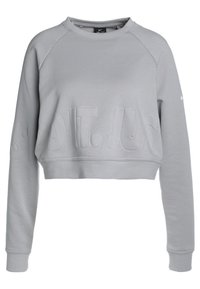 Grijze cropped sweatshirt met ribgebreide halslijn en manchetten, voorzien van een textuur 'Just Do It' graphic aan de voorkant. Materiaal is zacht, glad fleece.