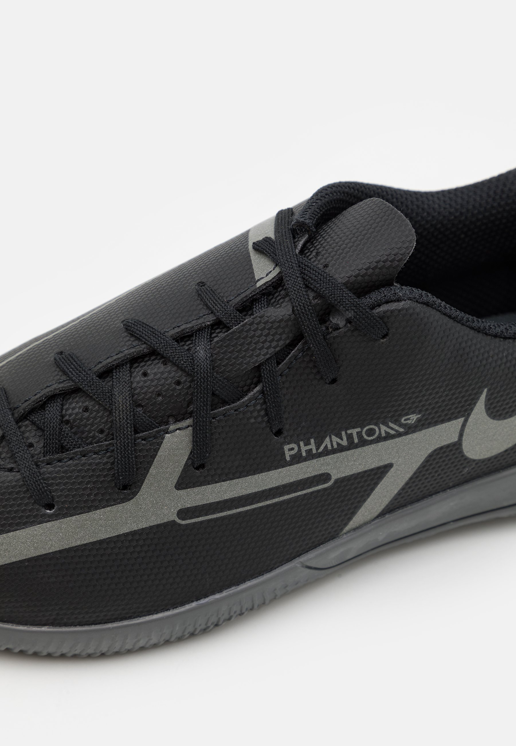 Nike Performance JR. PHANTOM GT2 CLUB IC UNISEX - Botas de fútbol sin tacos  - black/iron grey/metallic bomber grey/negro - Zalando.es