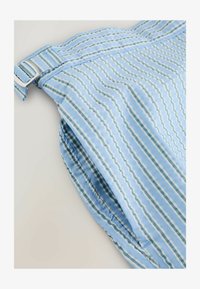 Non sélectionné, light blue multi stripe