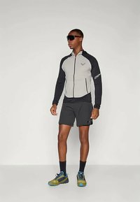 Dynafit ALPINE PRO - Ulkoshortsit - black out