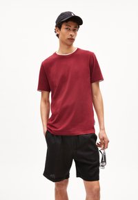 ARMEDANGELS JAAMES - T-Shirt basic - dark crimson