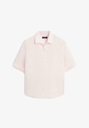 Polo rose clair à manches courtes avec col et patte de boutonnage devant, présenté sur fond blanc.