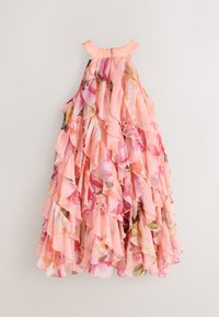 Vestido sin mangas rosa con estampado floral, volantes en capas y botones en el cuello trasero, hecho de tela ligera y fluida.