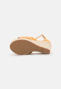 ONLY SHOES Sandály na vysokém podpatku - yellow