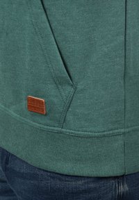 Blend BHSales - Felpa con cappuccio - green atla