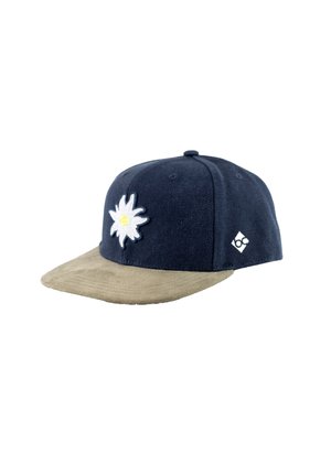 Marineblaue Baseballkappe mit beigem Schirm, vorne mit weißer Blumenstickerei und seitlich mit kleinem weißem geometrischem Logo.
