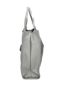 Sac fourre-tout en cuir gris avec une finition texturée, doté de deux anses plates et d'une forme rectangulaire spacieuse. Aucun élément métallique ou ornement visible.