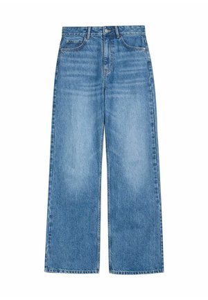 Jeans o szerokich nogawkach wykonane z jasnoniebieskiego denimu. Posiadają pięć kieszeni, zamek błyskawiczny z guzikiem oraz przeszycia wzdłuż szwów.