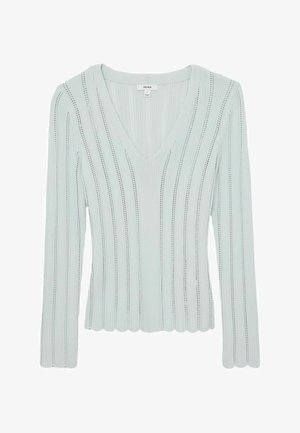 Suéter de punto acanalado azul claro con escote en V, mangas largas y bordes ondulados.