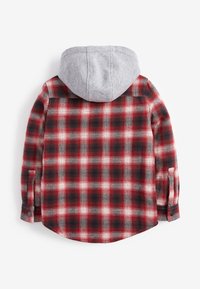 Czerwona, czarna i biała koszula w kratę z długim rękawem i szarym kapturem, z zapiętymi mankietami, pokazana z tyłu na białym tle.