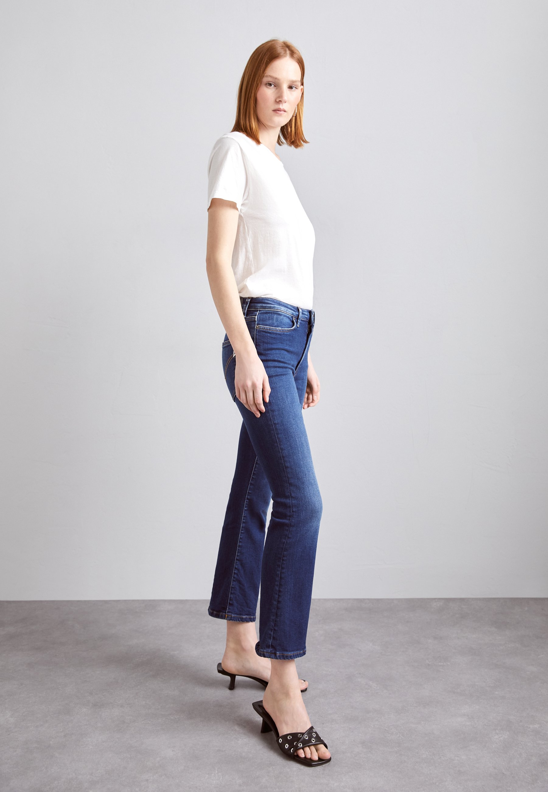 デニム・ジーパン DONDUP MANDY - Super skinny bootcut jeans in stretch denim Jeans Mandy super skinny bootcut in denim stretch da donna