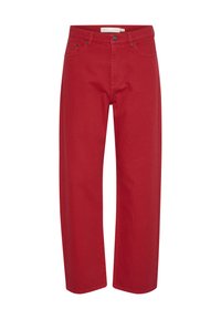 Pantalones de mezclilla de algodón rojo con un diseño de pierna recta, que cuentan con un cierre de botón en la parte delantera, dos bolsillos frontales y un estilo minimalista.