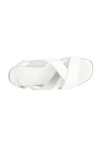 Sandale blanche avec un design à lanières croisées, accent argenté texturé et semelle lisse. Sangle réglable à la cheville pour un ajustement personnalisé. Forme de pied carré.